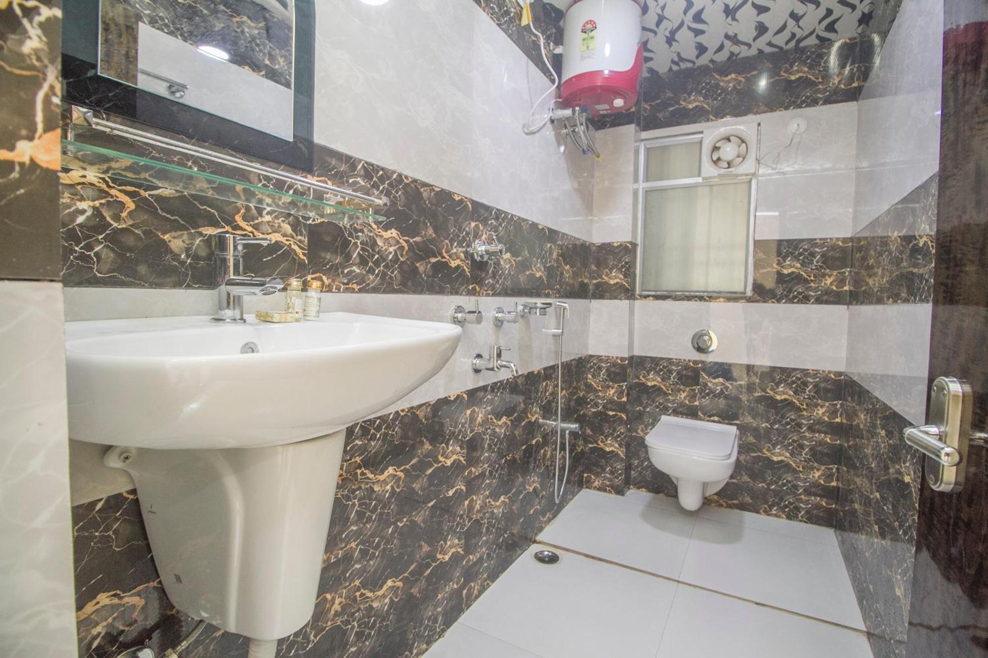 Capital O Stay In Koch Bihar Bagian luar foto